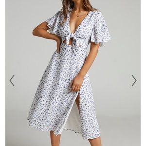 Showpo Wild and Free Mind Midi Dress in White Floral, size 2 (XS)